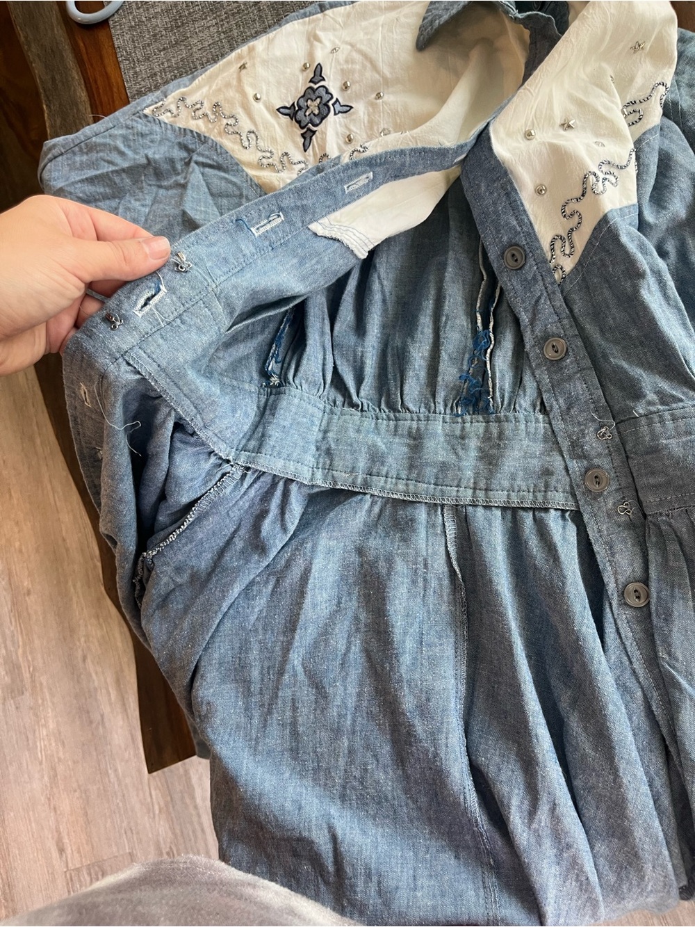 Real Vintage Made in USA Embroidered Chambray Cowgirl Shirt Dress w Belt Cotton - Picture 11 of 16